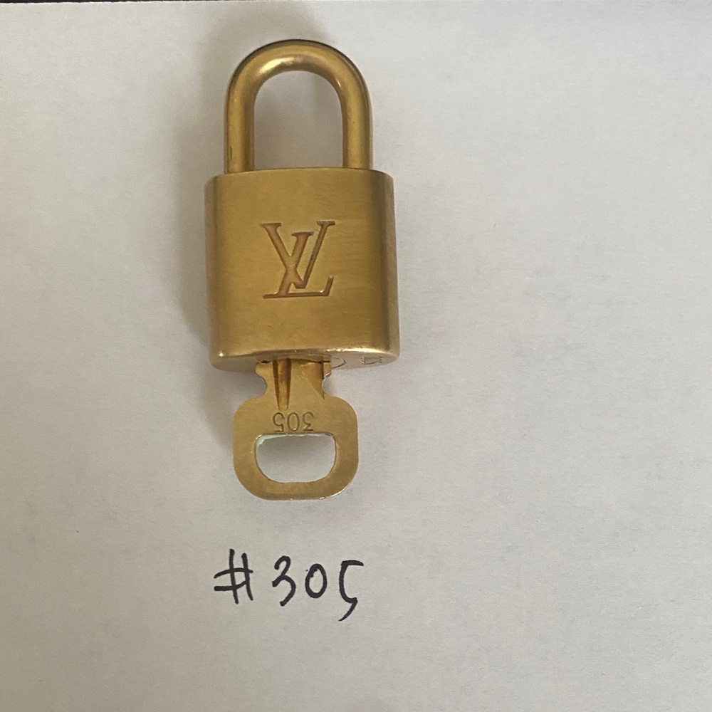 Louis Vuitton Gold lock and key - Picture 5 of 10